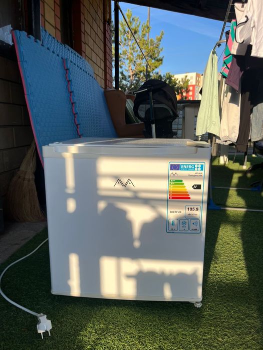 Офисный холодильник