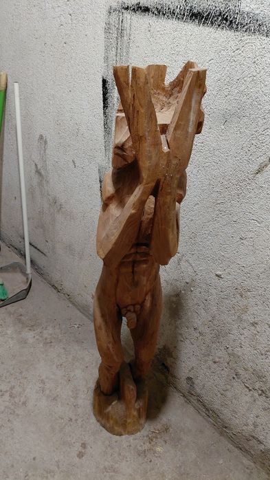 Дървена фигура височина 1 метър
