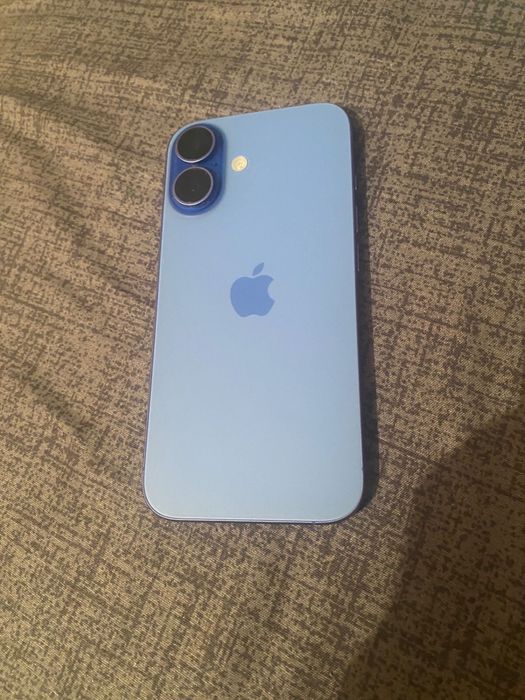 Продам айфон 16 / 128