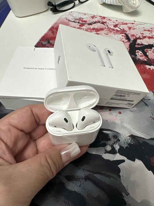 Прдам AirPods 1 покаления