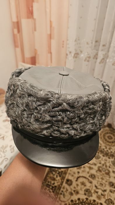 Продам новую каракулевую шапку .