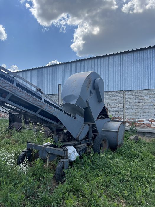 Продам ковшовый погрузчик