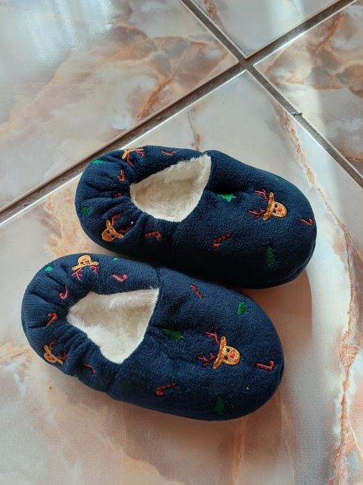 Vand botoșei/papuci de casa, de copil, îmblăniți, noi, nr. 22-23