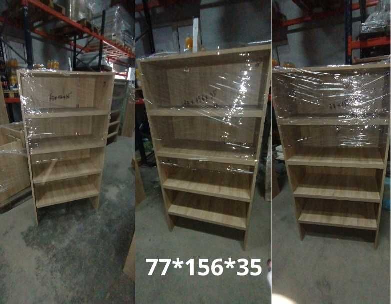 Дървени етажерки и скрин с чекмеджета