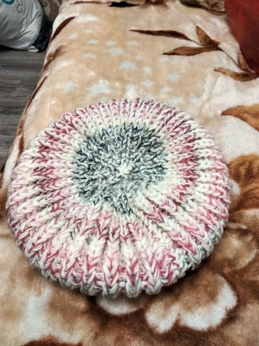 Шапки женские вязаные