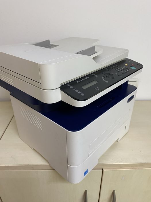 Multifunctionala wireless Xerox 3225