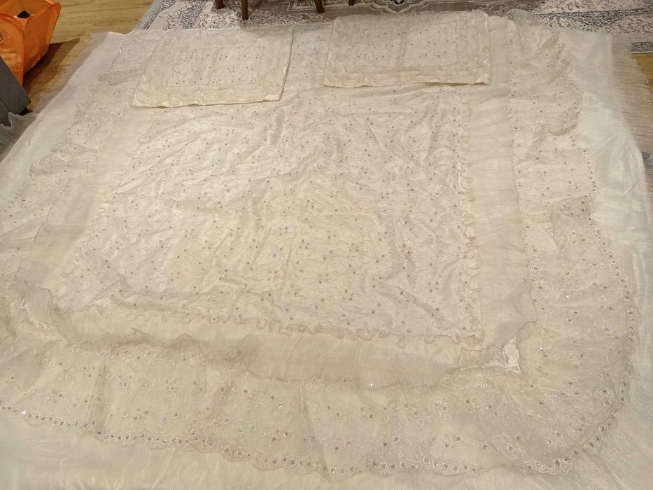 Покрывало почти новое