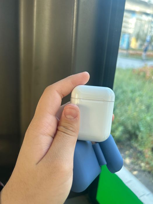 Наушники AirPods