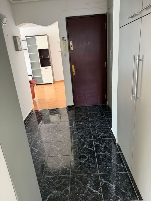 Inchiriez apartament Micalaca