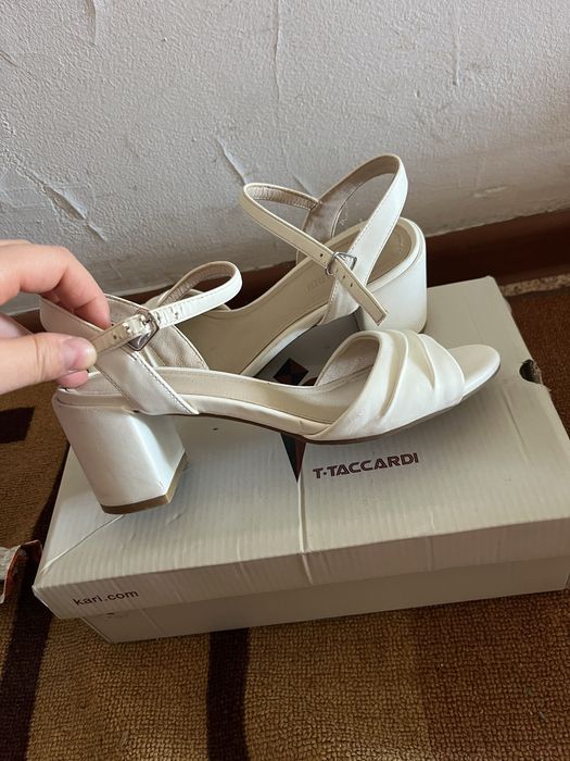 37 размер 36,5 рр келеді