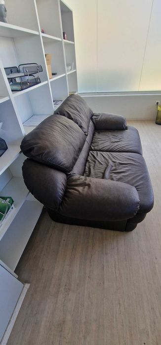 Кожен диван 2-ка