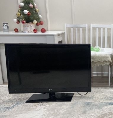 Продаю телевизор LG- 107 см, не смарт