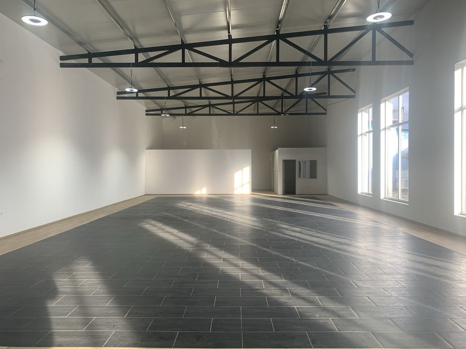 DE ÎNCHIRIAT spatiu comercial Alesd zona centrala