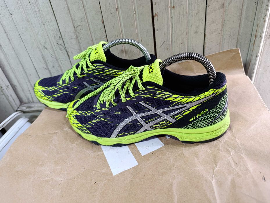 ''Asics Gel-FujiLyte''оригинални маратонки 40 номер