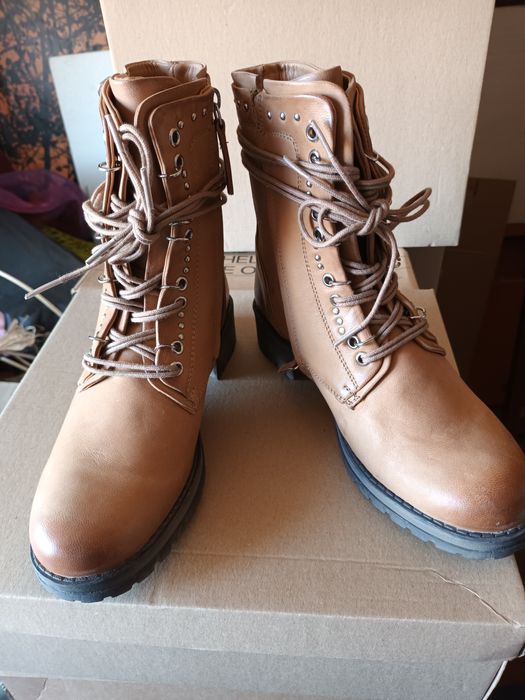 Дамски боти от естествена кожа