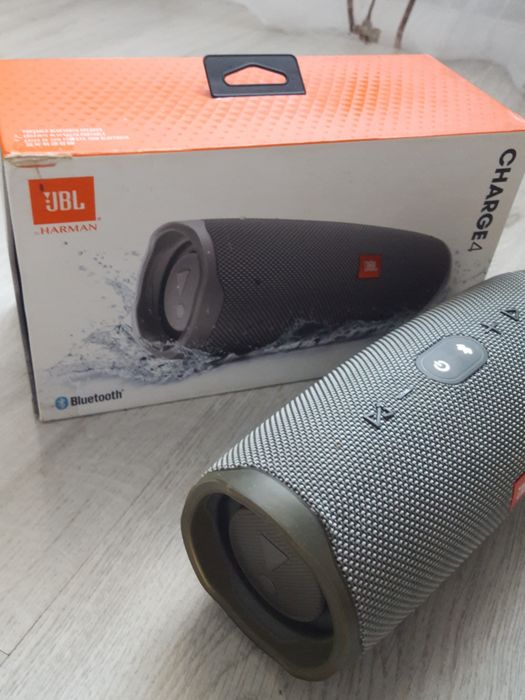 Jbl charge 4 la cutie