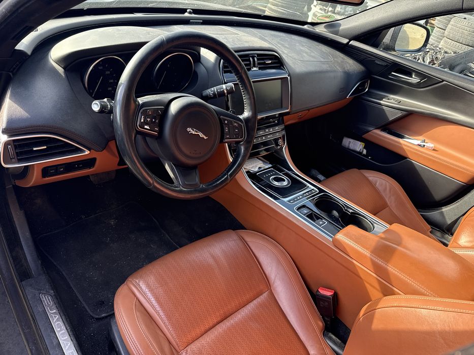 Dezmembrez Jaguar Xe 2.0 diesel cod motor 204dtd 2017