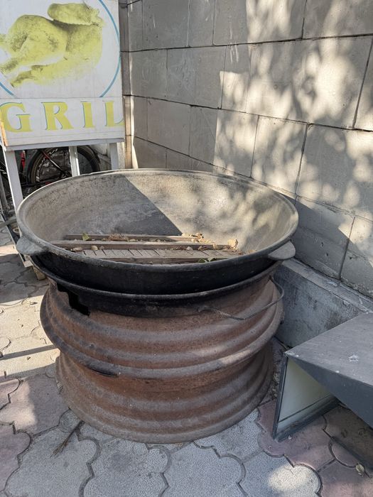 Katta o’choq sotiladi. 200 litrga moslashgan
