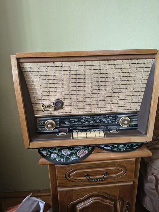 Aparat radio cu pikap