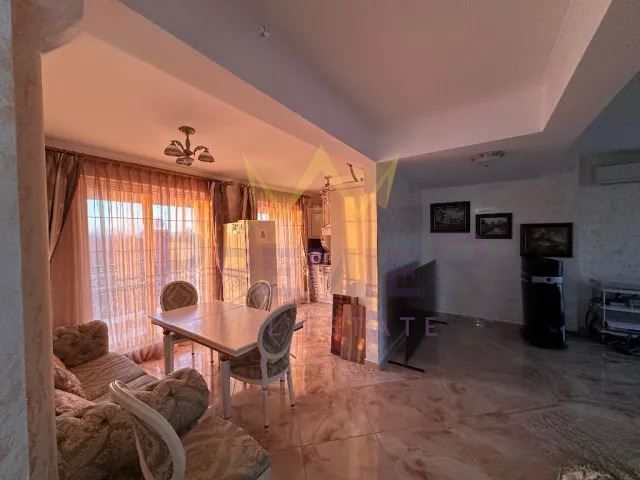 Продава се Тристаен апартамент в к.к. Слънчев бряг - 210 кв.м за 1667 €/кв.м - Снимка #1