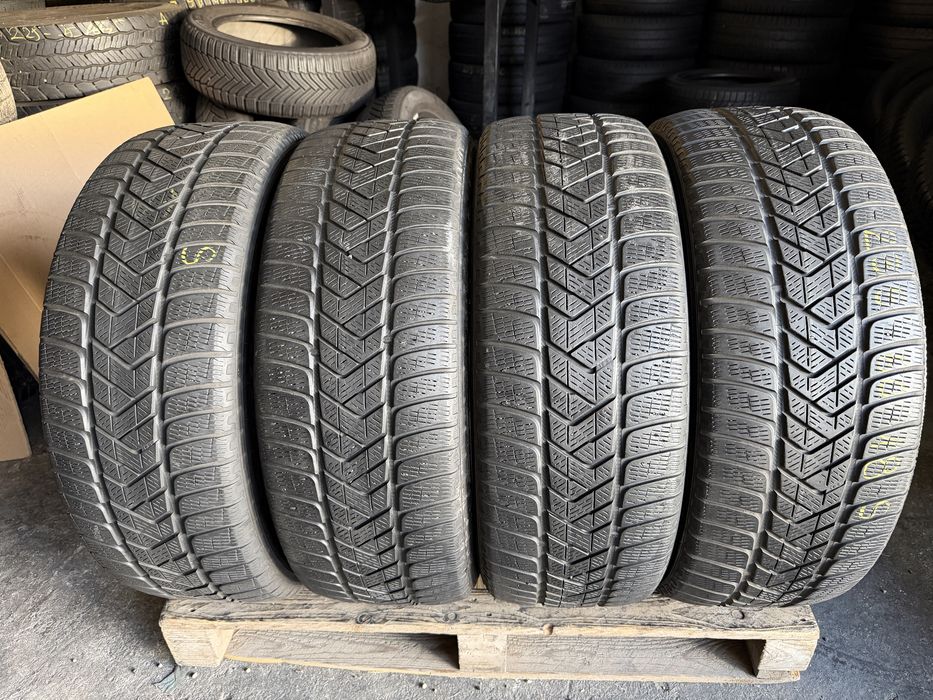 4 anvelope iarna 235/60/18 , Pirelli !