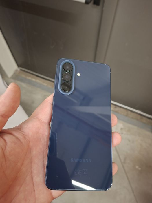 Vand Samsung A57 5G nou