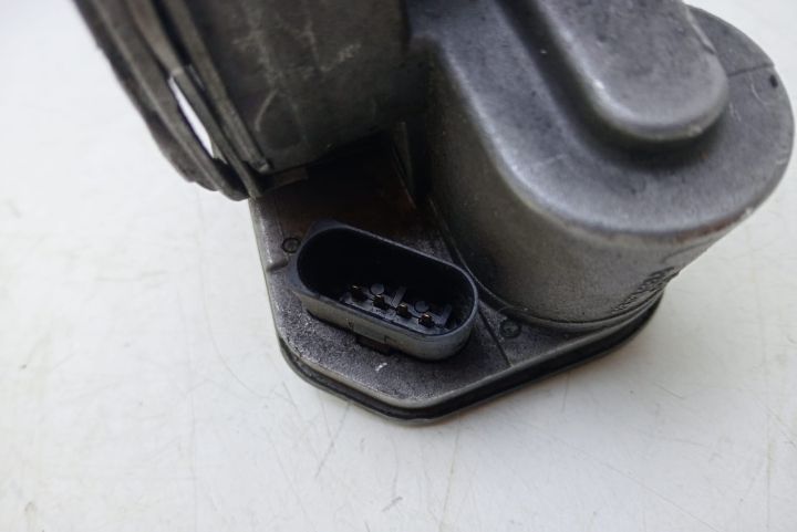 Clapeta acceleratie 038128063G Volkswagen VW Caddy a 3-a generatie se