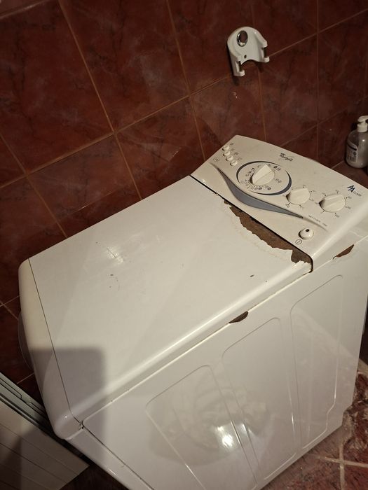 Whirlpool cu incarcare verticala