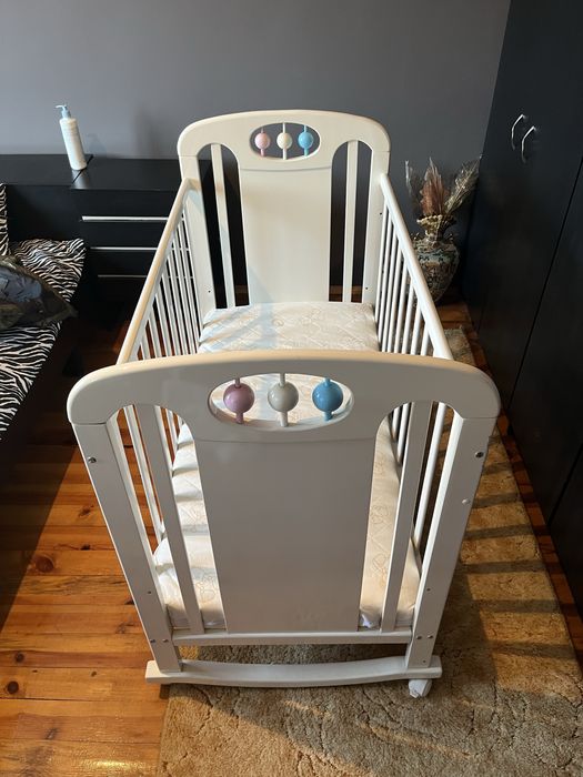 Дървена бебешка кошара Chicco + матрак