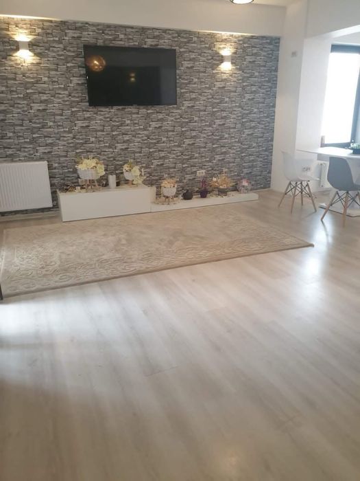 Inchiriez apartament