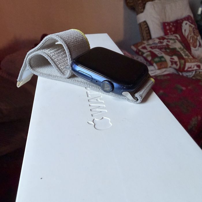 Продавам iWatch Series 6 Blue Aluminum Case 44 mm, часовник, Apple