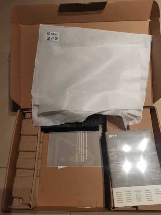 Acer aspire 5 за бързите го свалям на 950лв