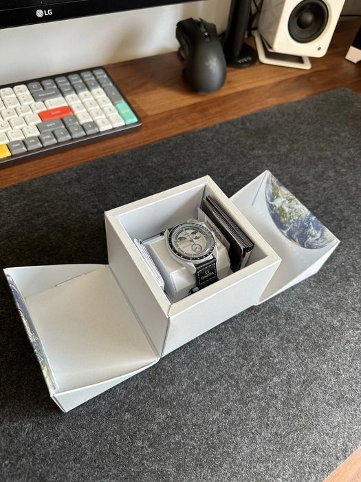 Omega x Swatch Mission to Earthphase