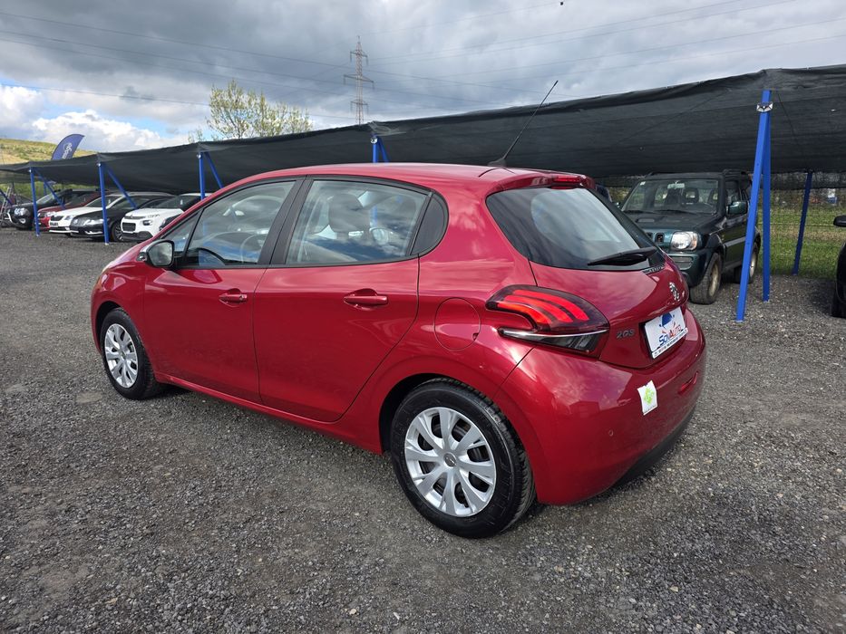 Peugeout 208 1.2 benzina+gaz 2018