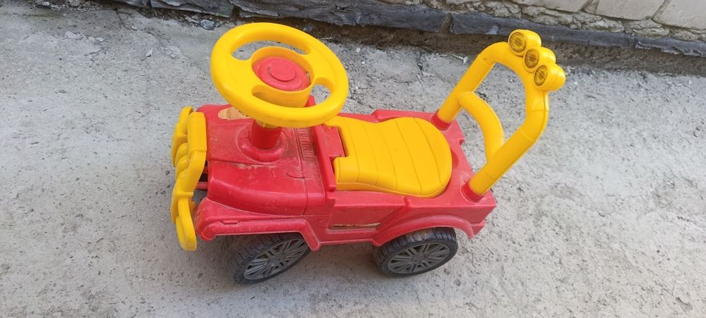 Игрушечный машина