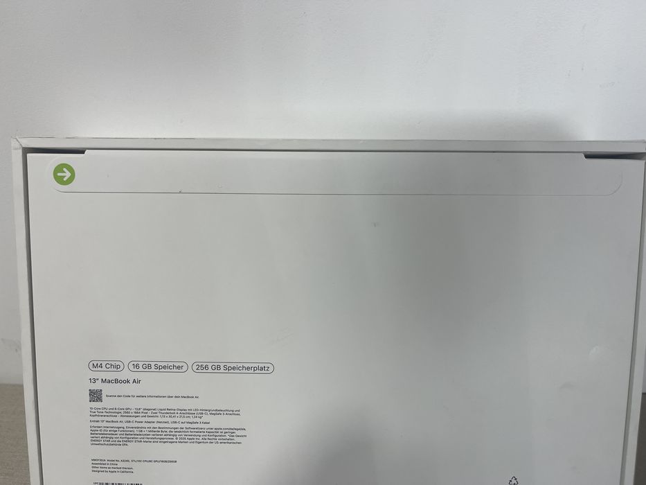 Apple MacBook 13” M4 256GB Produs Nou Sigilat