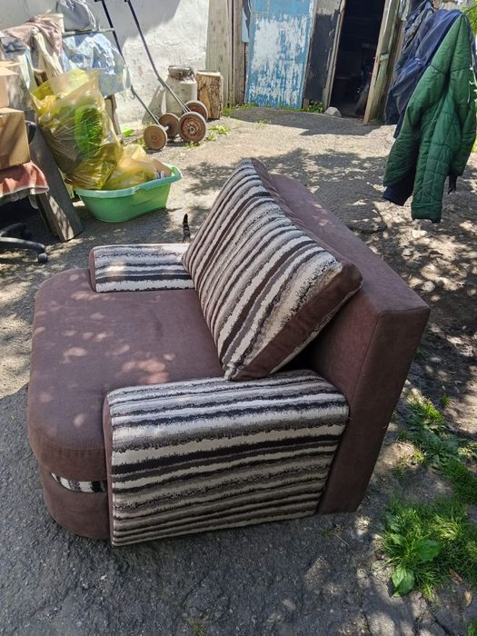 Продам кресло хорошее