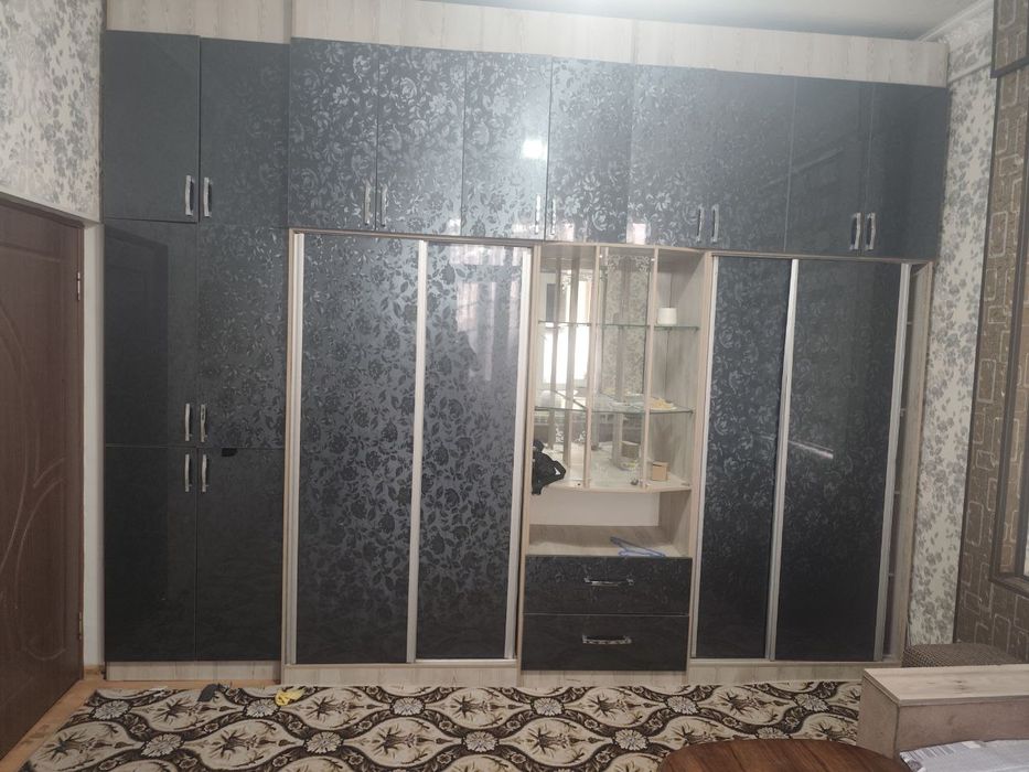 Дархонда Хамид олимжон метро,  41 м2 Бир хонали квартира сотмлади.