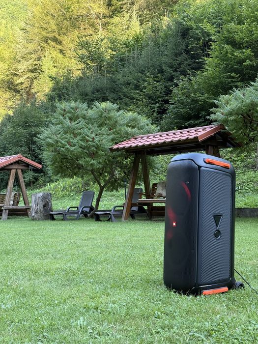 JBL De Închiriat , 710 partybox , Atmosfera Perfectă