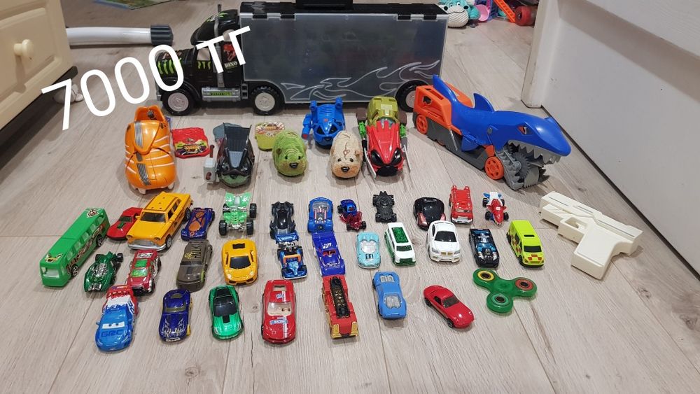 Продам детские игрушки для мальчиков и девочек