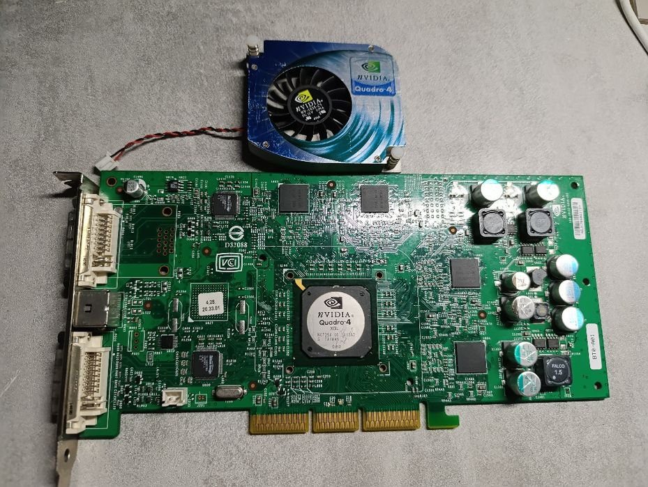 Vand placa video retro Nvidia Quadro 4 980 xgl