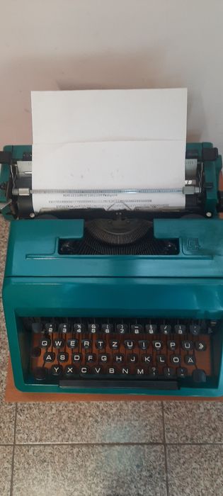 Mașină de scris Olivetti Studio 45