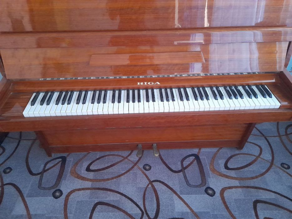 Пианино сотилади