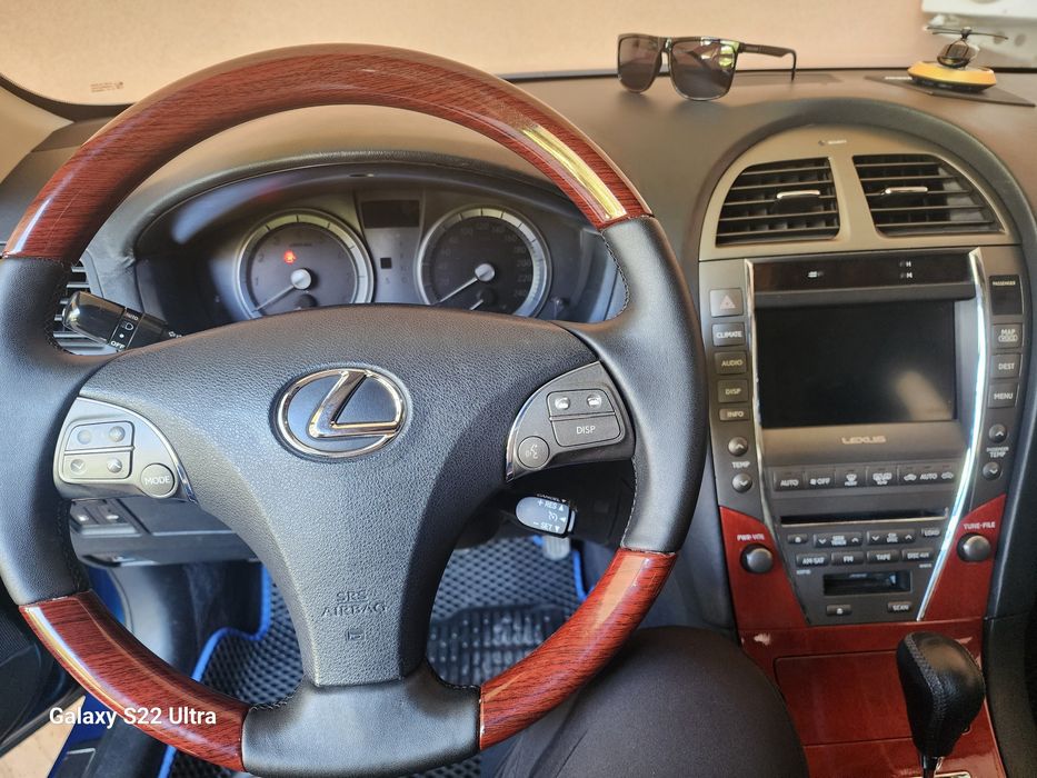 Prodoyotsya Monitor complete lexus s.                    350.  Model 2