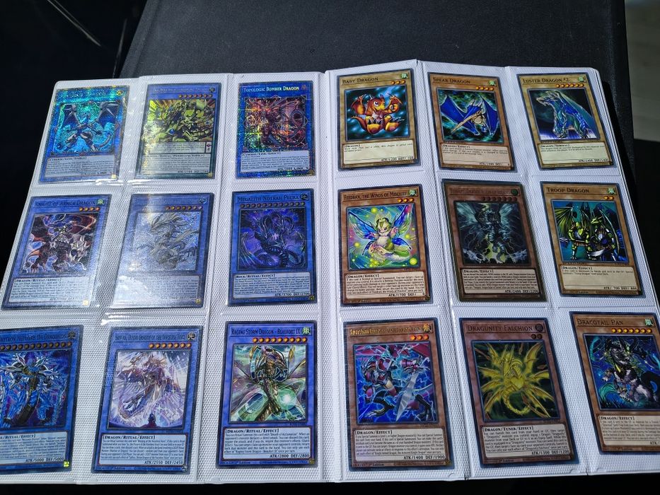 Binder cu carti yugioh