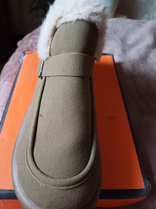 Продам ботинки женские  тёпло и удобно