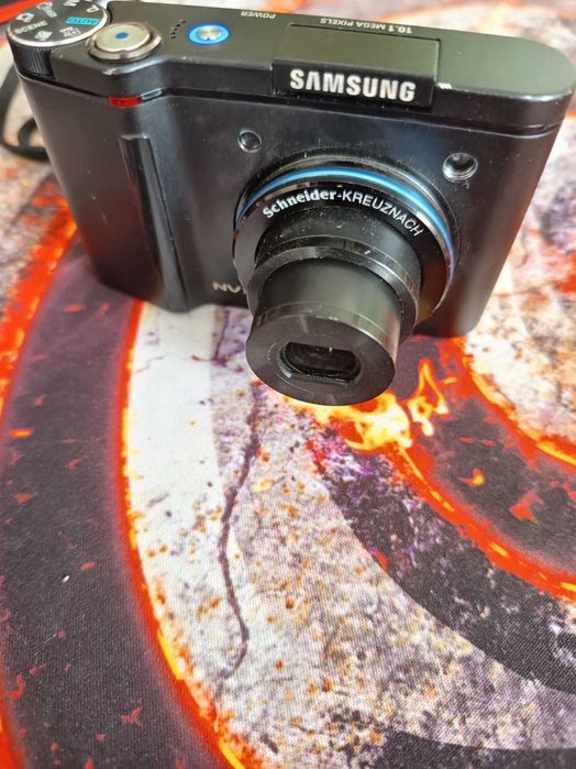 Camera foto digitala Samsung DIGIMAX NV10, 10.1 MP cu 2 acumulatori