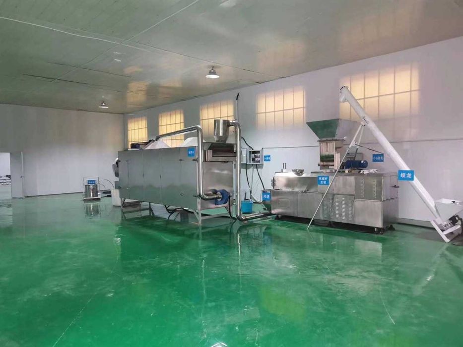 Балик еми ишлаб чикариш учун мулжалланган экстудер линияси