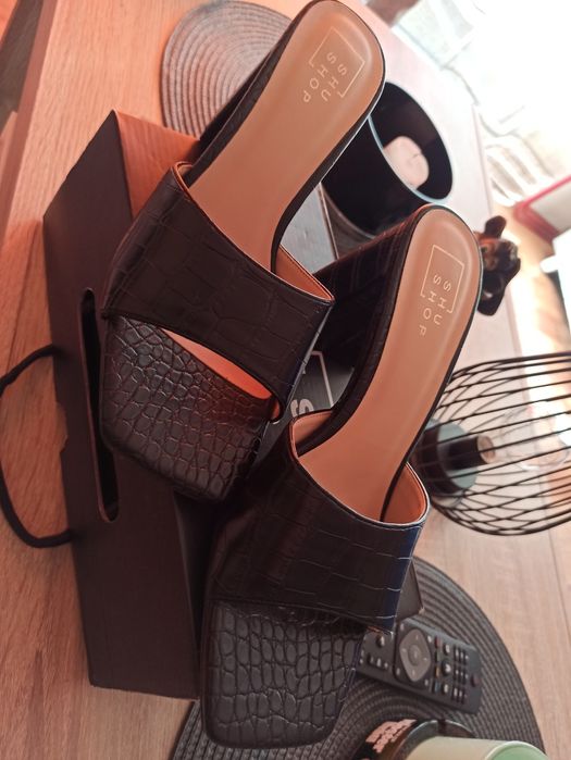 Нови дамски обувки/чехли 37/38