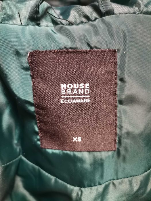 Тъмно зелено яке